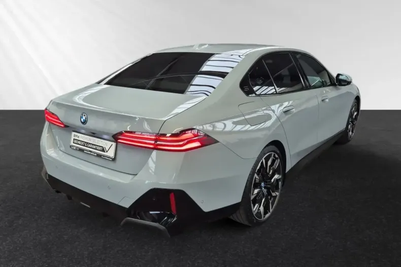 BMW 530 din 2024 cu 18.320 km - oferta BMW126647 - foto 3