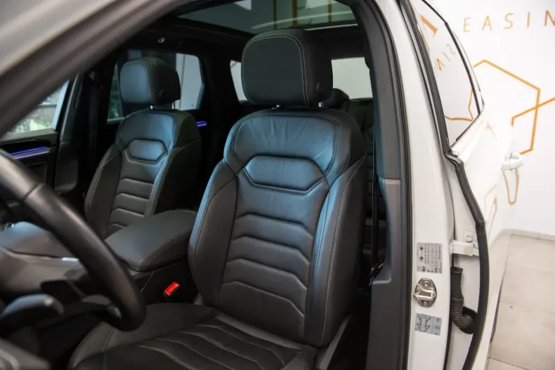 Volkswagen Touareg din 2020 cu 83.874 km - oferta VOL126657 - foto 14