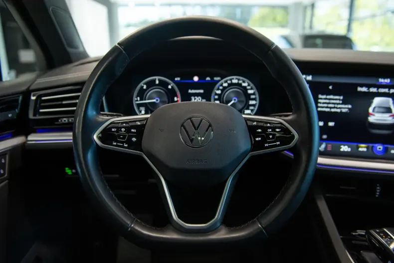 Volkswagen Touareg din 2020 cu 83.874 km - oferta VOL126657 - foto 18