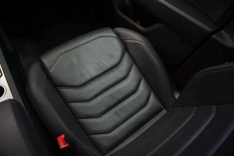 Volkswagen Touareg din 2020 cu 83.874 km - oferta VOL126657 - foto 27