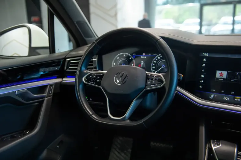 Volkswagen Touareg din 2020 cu 83.874 km - oferta VOL126657 - foto 28