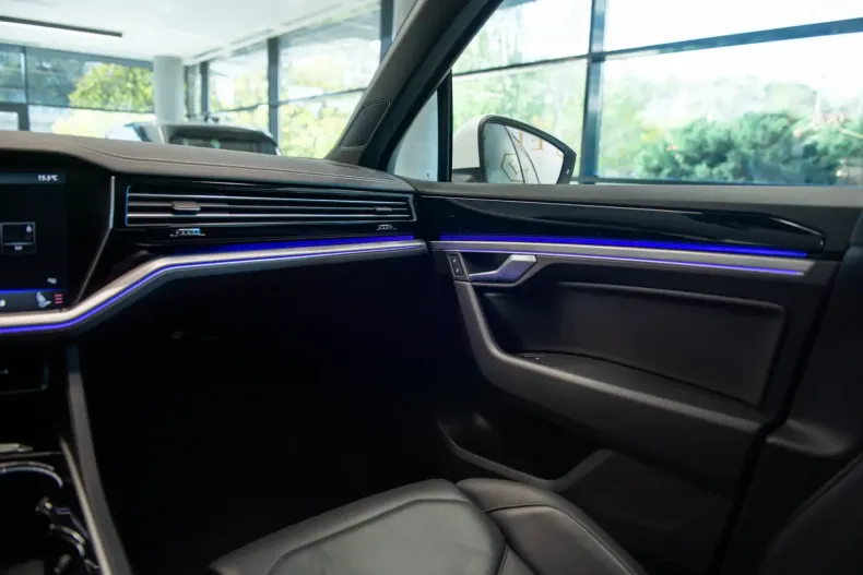 Volkswagen Touareg din 2020 cu 83.874 km - oferta VOL126657 - foto 30