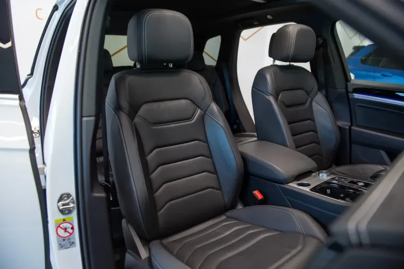 Volkswagen Touareg din 2020 cu 83.874 km - oferta VOL126657 - foto 31