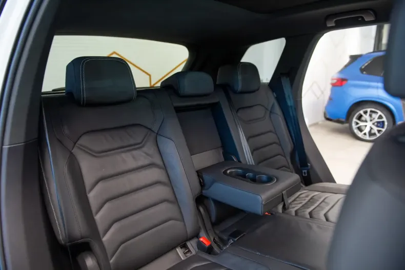 Volkswagen Touareg din 2020 cu 83.874 km - oferta VOL126657 - foto 35