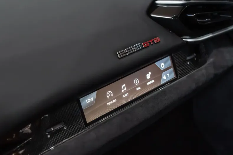 Ferrari 296 GTB din 2023 cu 8.511 km - oferta FER126672 - foto 23