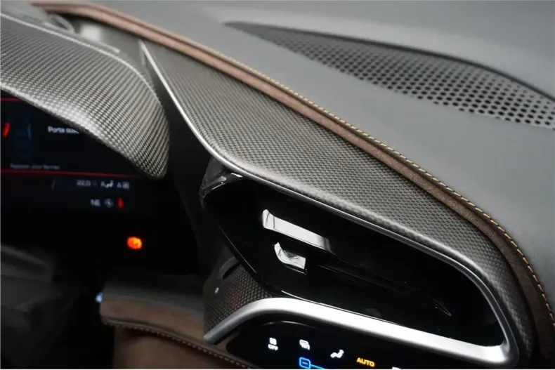 Ferrari 296 GTB din 2023 cu 12.050 km - oferta FER126673 - foto 11