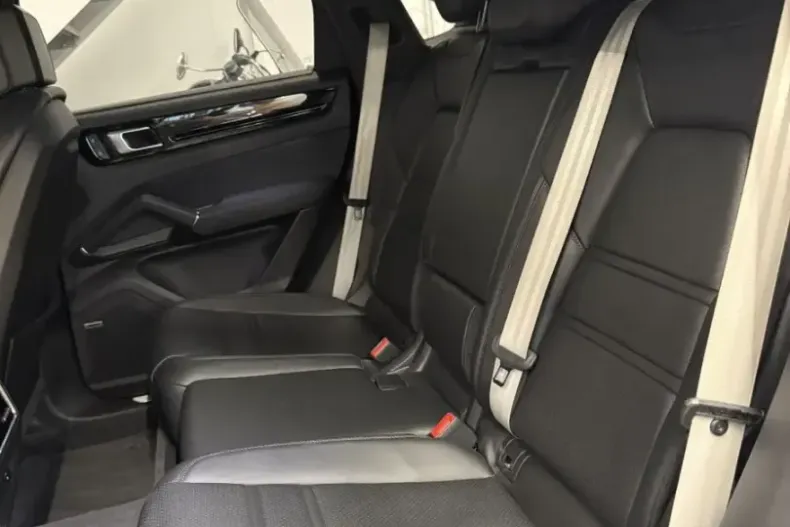 Porsche Cayenne din 2023 cu 68.900 km - oferta POR126689 - foto 12