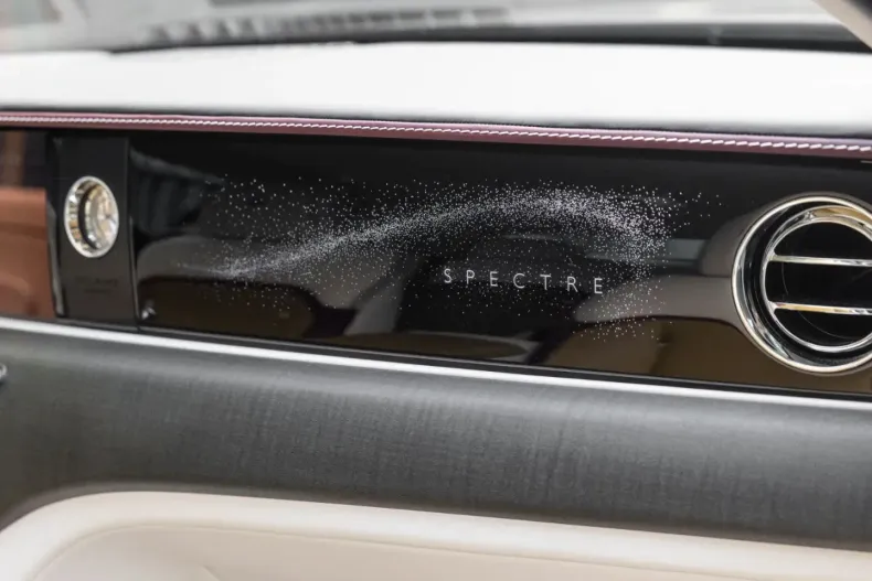 Rolls-Royce Spectre din 2023 cu 30.500 km - oferta ROL126695 - foto 32