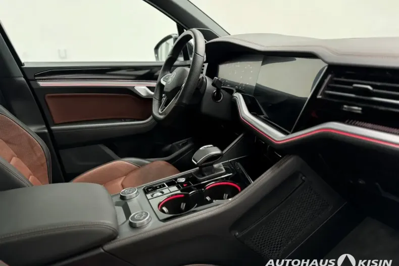 Volkswagen Touareg din 2024 cu 21.342 km - oferta VOL126748 - foto 8