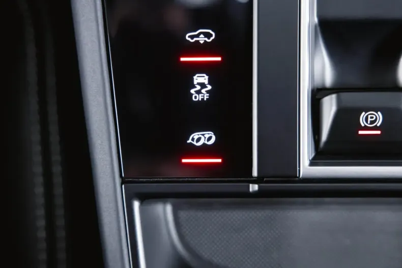 Porsche Macan din 2023 cu 29.500 km - oferta POR126765 - foto 41