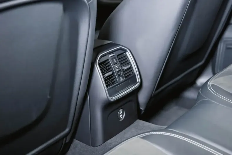 Porsche Macan din 2023 cu 29.500 km - oferta POR126765 - foto 48