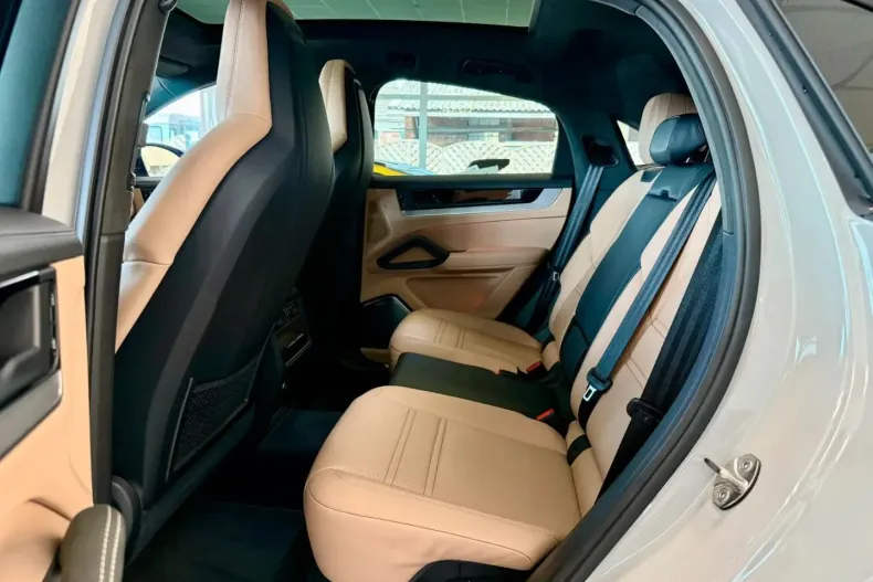 Porsche Cayenne din 2023 cu 33.598 km - oferta POR126772 - foto 10