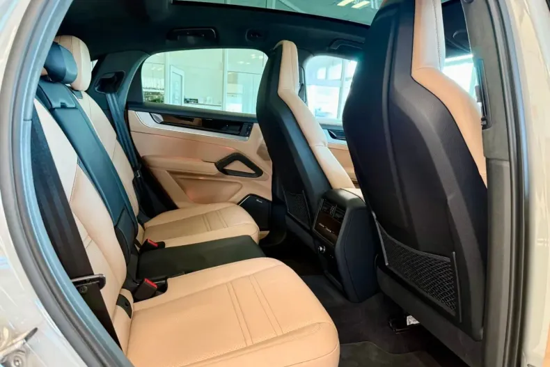 Porsche Cayenne din 2023 cu 33.598 km - oferta POR126772 - foto 12