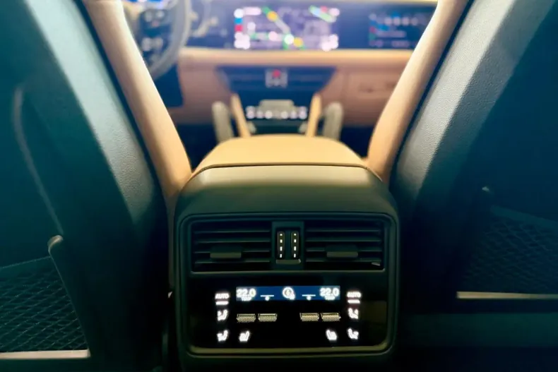 Porsche Cayenne din 2023 cu 33.598 km - oferta POR126772 - foto 13