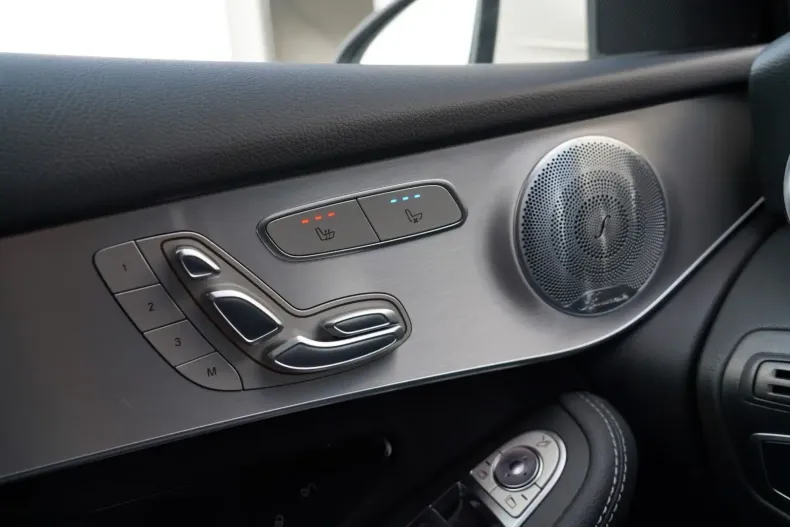 Mercedes-Benz GLC 300 din 2020 cu 46.000 km - oferta MER126773 - foto 17