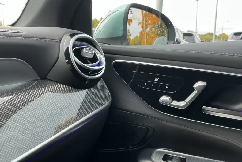 Mercedes-Benz GLC 300 din 2025 cu 15.000 km - oferta MER126781 - foto 5