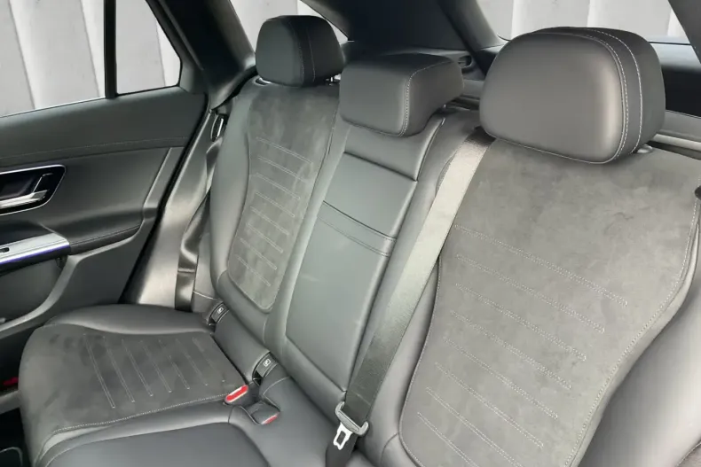 Mercedes-Benz GLC 300 din 2025 cu 15.000 km - oferta MER126781 - foto 6