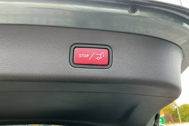 Mercedes-Benz GLC 300 din 2025 cu 15.000 km - oferta MER126781 - foto 9