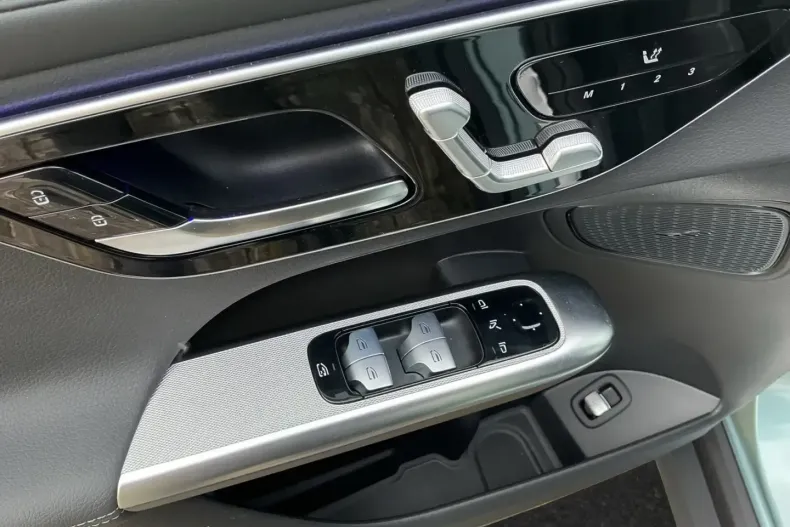 Mercedes-Benz GLC 300 din 2025 cu 15.000 km - oferta MER126781 - foto 10