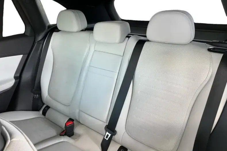 Mercedes-Benz GLC 220 din 2025 cu 9.900 km - oferta MER126783 - foto 9