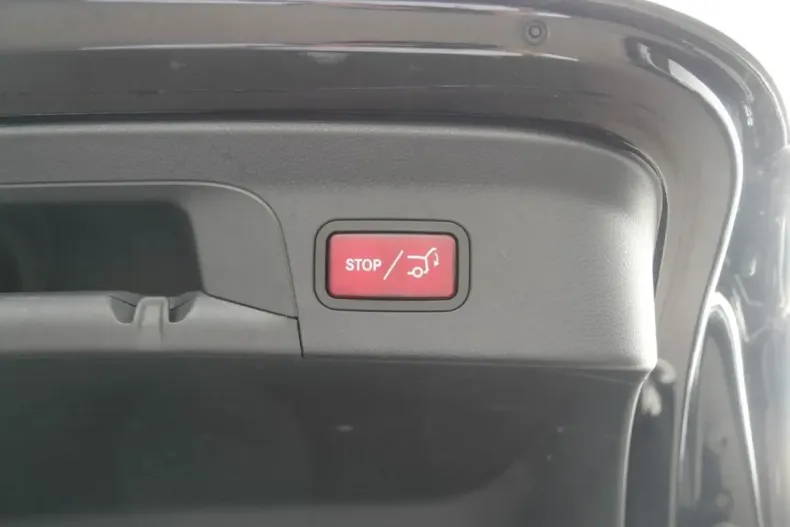 Mercedes-Benz GLC 300 din 2020 cu 50.969 km - oferta MER126786 - foto 14