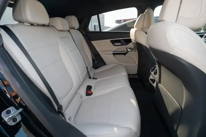 Mercedes-Benz GLC 300 din 2025 cu 3.990 km - oferta MER126787 - foto 7