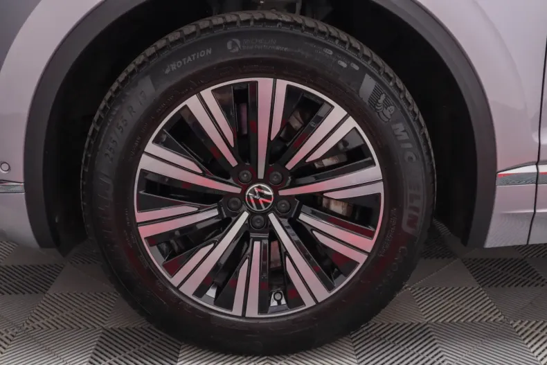 Volkswagen Touareg din 2021 cu 72.609 km - oferta VOL126789 - foto 16