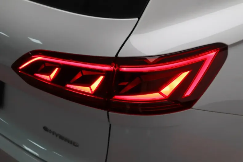 Volkswagen Touareg din 2021 cu 79.900 km - oferta VOL126793 - foto 20