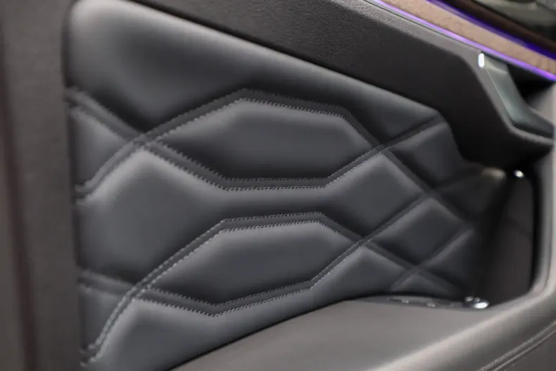 Volkswagen Touareg din 2021 cu 79.900 km - oferta VOL126793 - foto 26