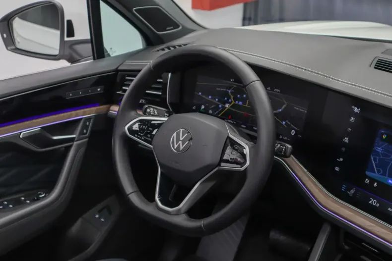 Volkswagen Touareg din 2021 cu 79.900 km - oferta VOL126793 - foto 33