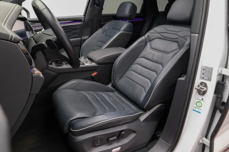 Volkswagen Touareg din 2021 cu 79.900 km - oferta VOL126793 - foto 40