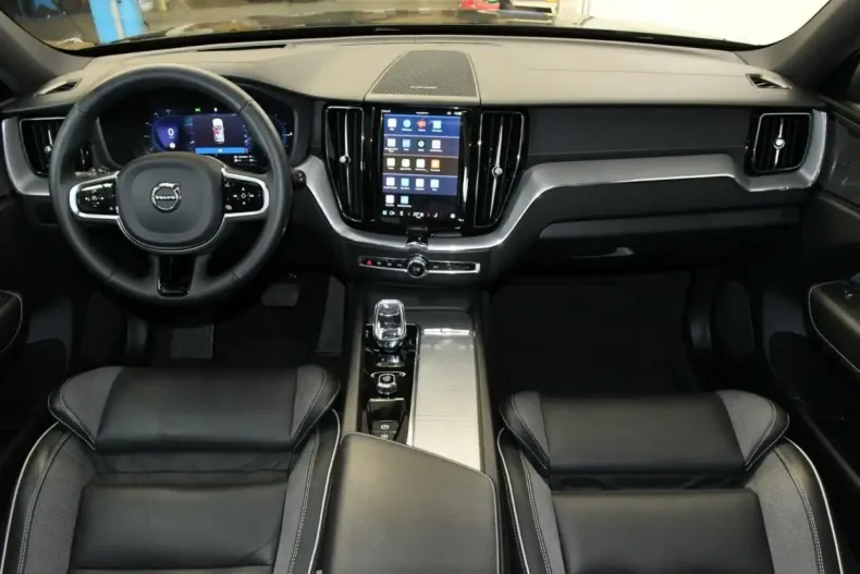 Volvo XC60 din 2024 cu 19.600 km - oferta VOL126805 - foto 12