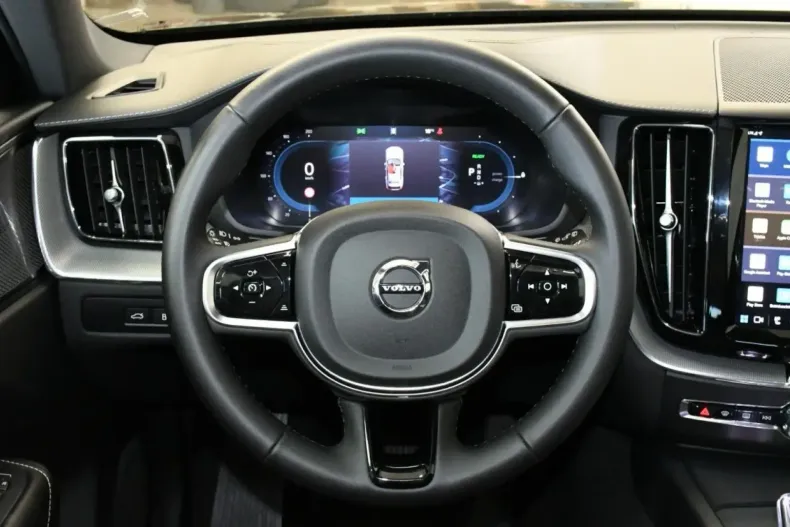 Volvo XC60 din 2024 cu 19.600 km - oferta VOL126805 - foto 13