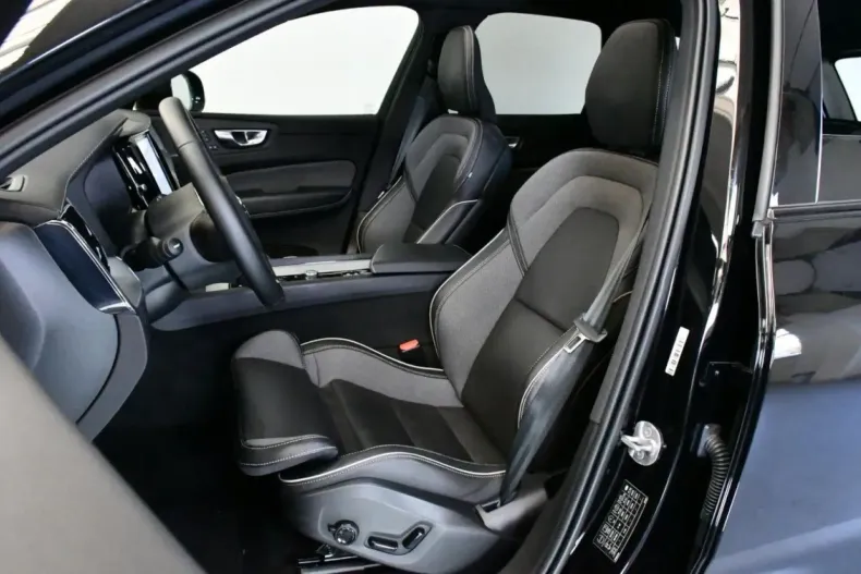 Volvo XC60 din 2024 cu 19.600 km - oferta VOL126805 - foto 22