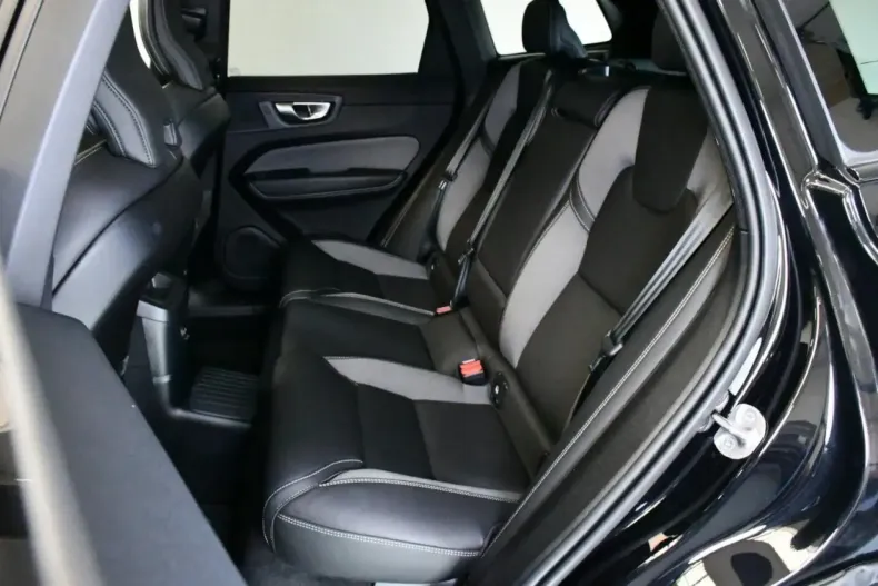 Volvo XC60 din 2024 cu 19.600 km - oferta VOL126805 - foto 24