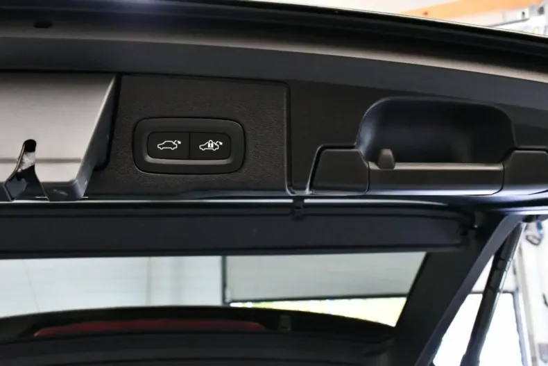 Volvo XC60 din 2024 cu 19.600 km - oferta VOL126805 - foto 28