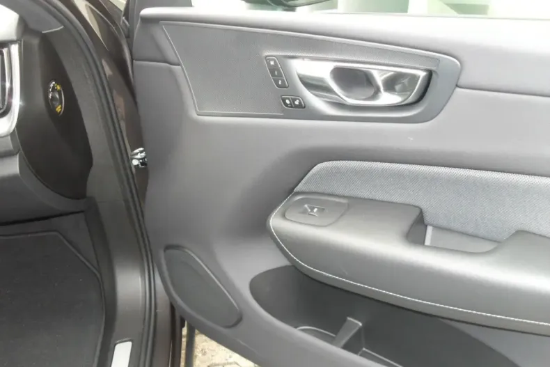 Volvo XC60 din 2022 cu 32.623 km - oferta VOL126806 - foto 31