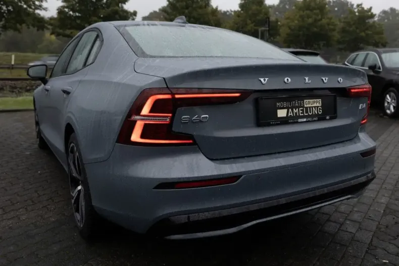 Volvo S60 din 2023 cu 13.025 km - oferta VOL126810 - foto 4