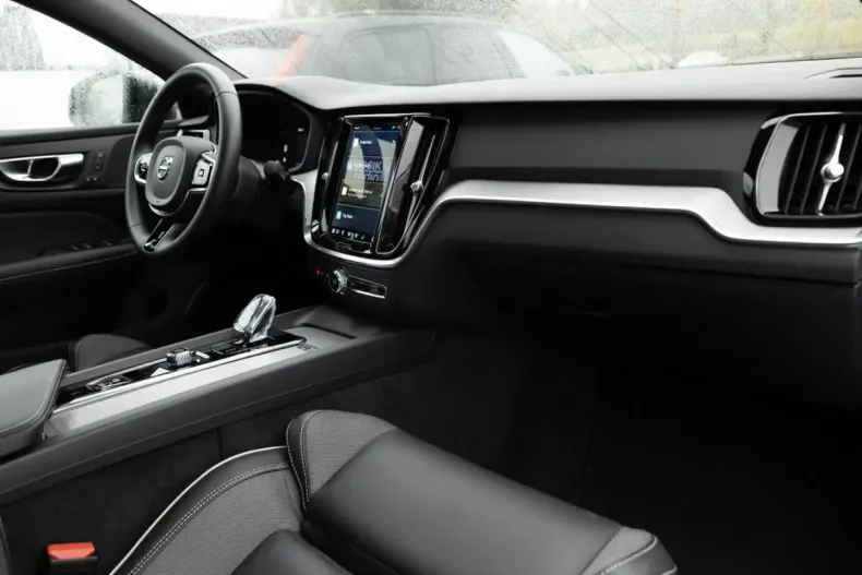 Volvo S60 din 2023 cu 13.025 km - oferta VOL126810 - foto 5