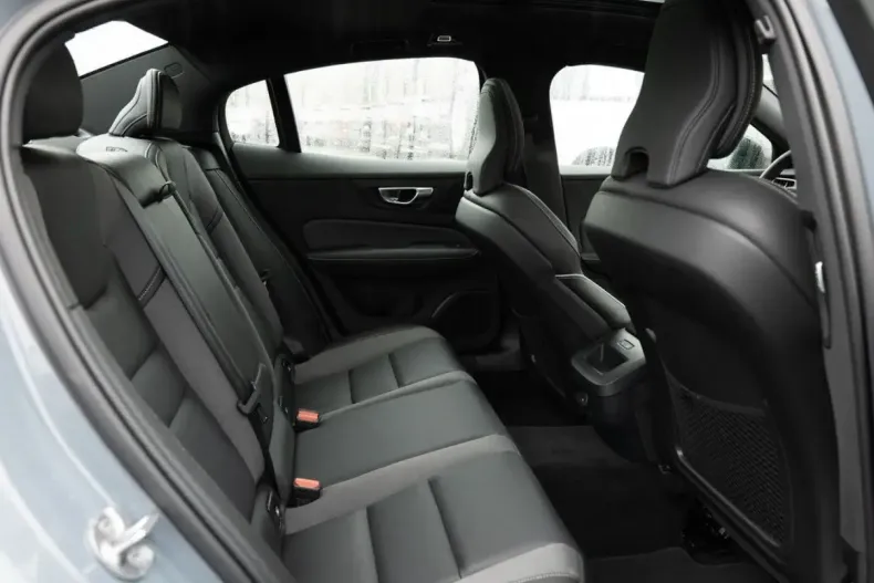 Volvo S60 din 2023 cu 13.025 km - oferta VOL126810 - foto 6