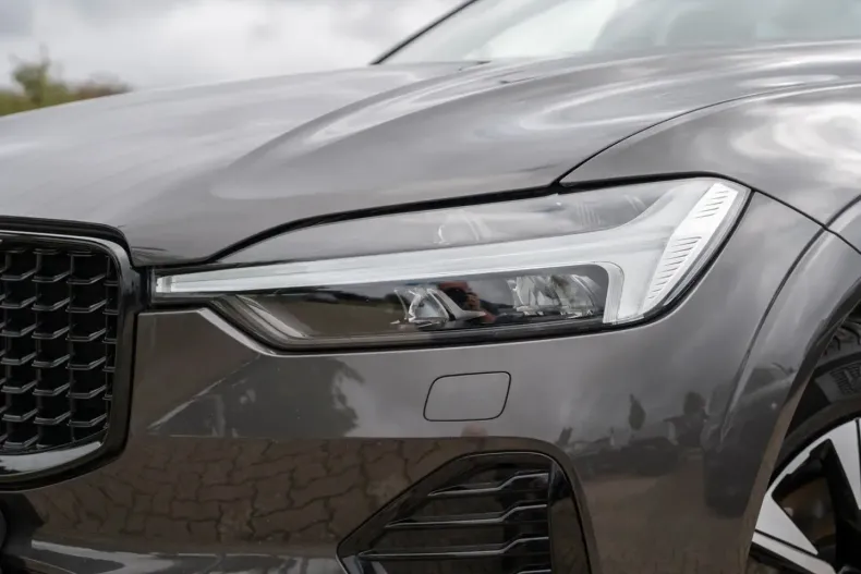 Volvo XC60 din 2023 cu 27.900 km - oferta VOL126812 - foto 4