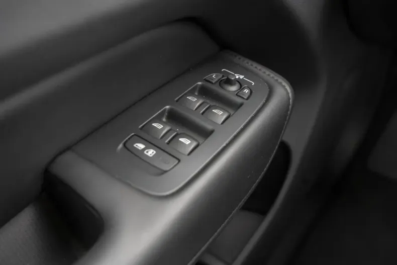 Volvo XC60 din 2023 cu 27.900 km - oferta VOL126812 - foto 19