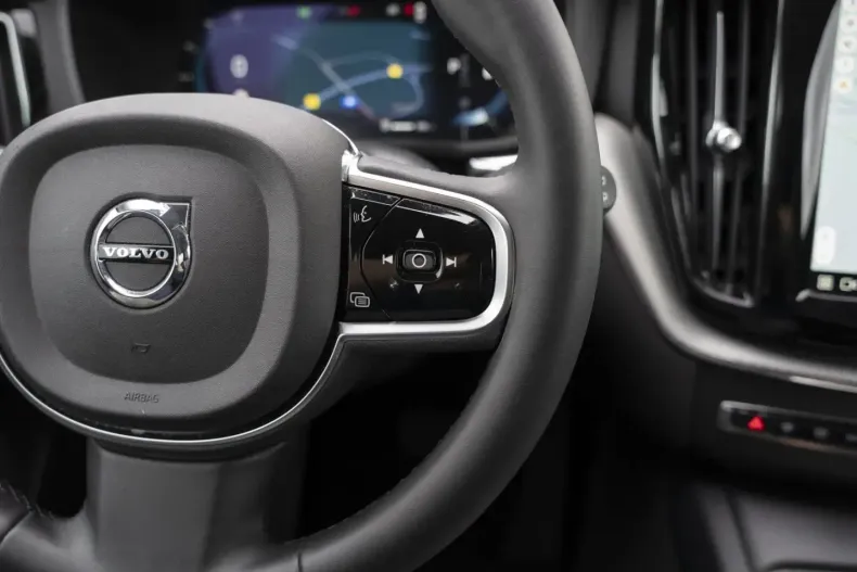 Volvo XC60 din 2023 cu 27.900 km - oferta VOL126812 - foto 21