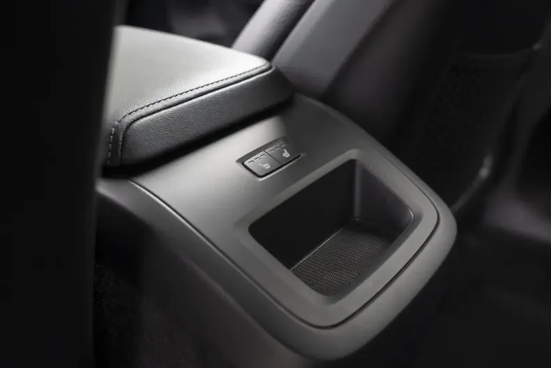 Volvo XC60 din 2023 cu 27.900 km - oferta VOL126812 - foto 24