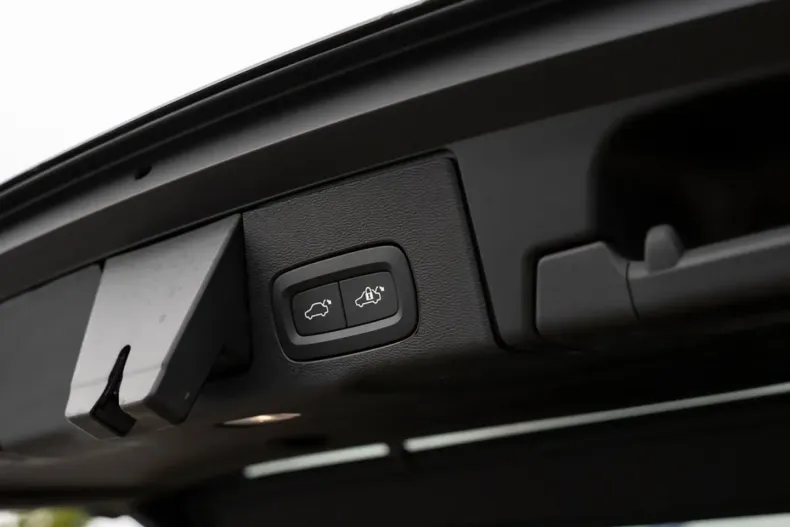 Volvo XC60 din 2023 cu 27.900 km - oferta VOL126812 - foto 27