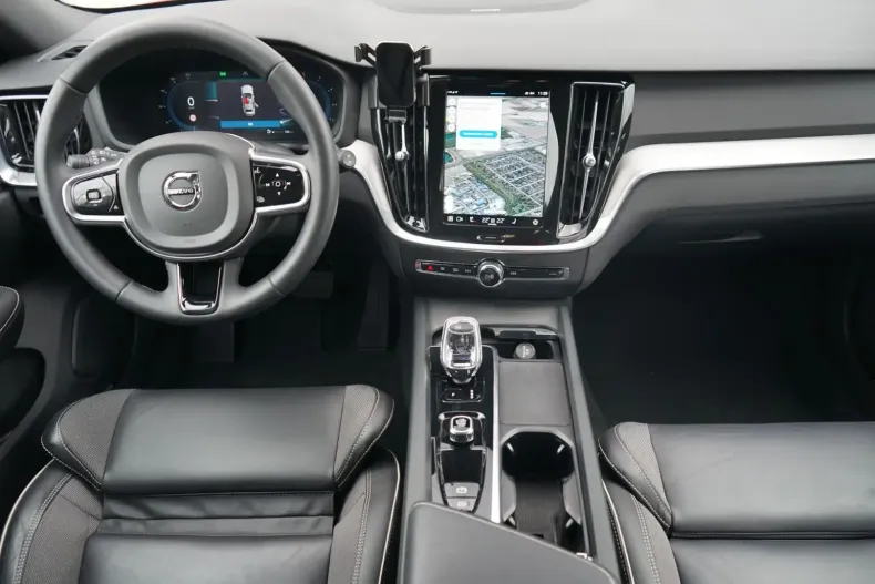 Volvo V60 din 2023 cu 35.960 km - oferta VOL126814 - foto 8