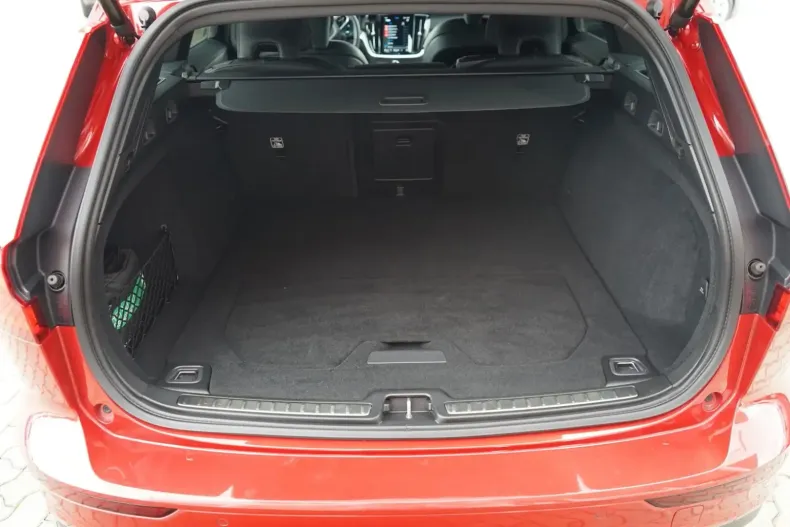 Volvo V60 din 2023 cu 35.960 km - oferta VOL126814 - foto 12