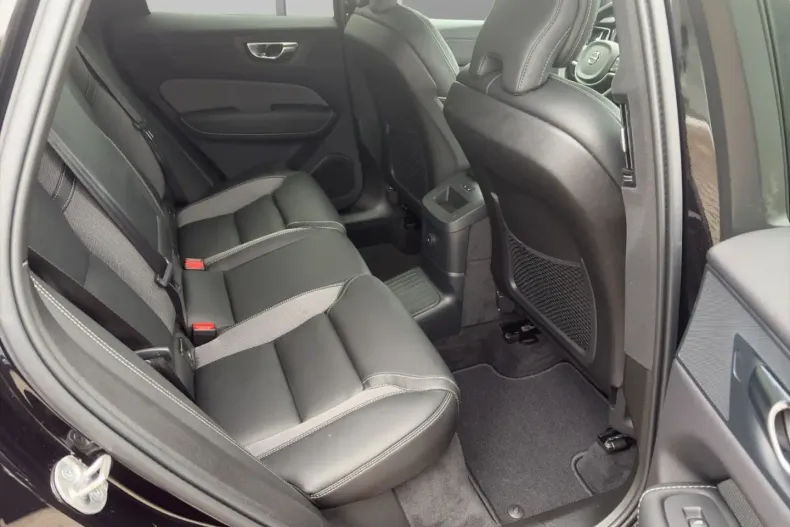 Volvo XC60 din 2025 cu 7.700 km - oferta VOL126815 - foto 10