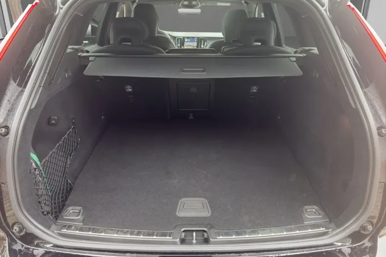 Volvo XC60 din 2025 cu 7.700 km - oferta VOL126815 - foto 17