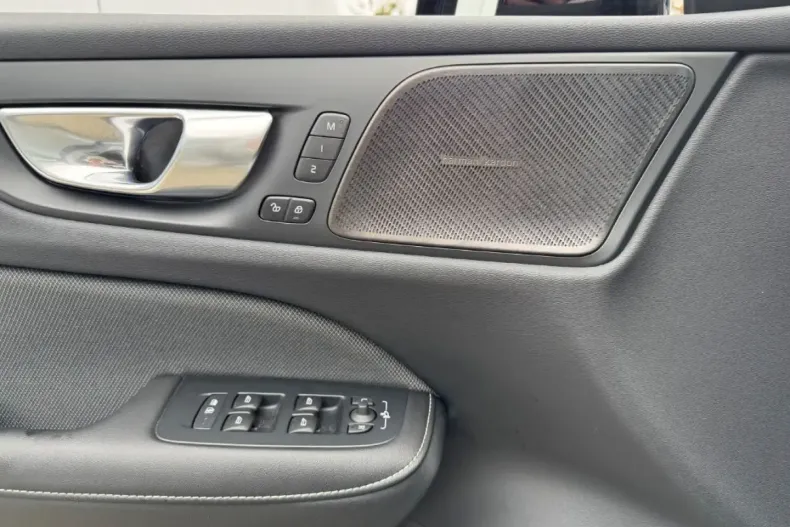 Volvo S60 din 2023 cu 8.651 km - oferta VOL126817 - foto 13